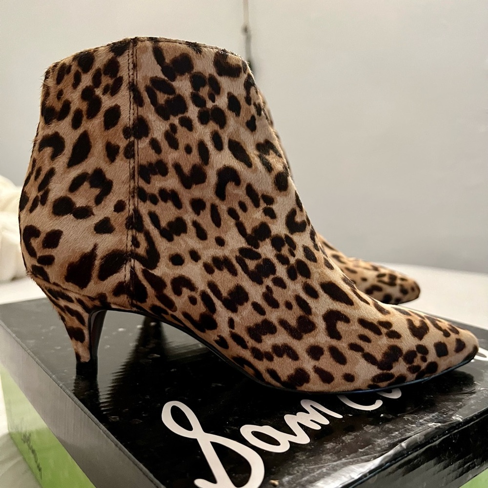 Sam Edelman kitten heel leopard ankle booties size 4M